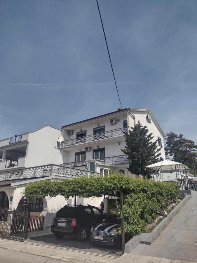 Apartments Vita ノヴィ・ヴィノドロスキー エクステリア 写真