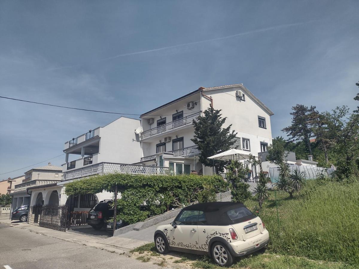 Apartments Vita ノヴィ・ヴィノドロスキー エクステリア 写真
