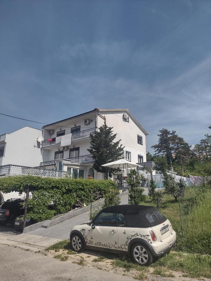 Apartments Vita ノヴィ・ヴィノドロスキー エクステリア 写真