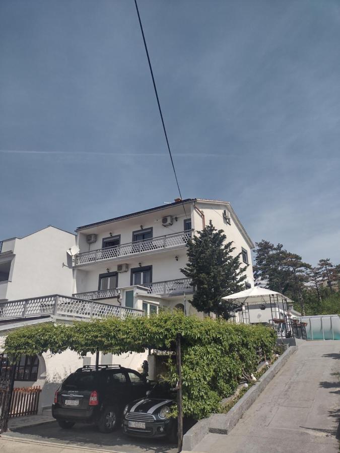 Apartments Vita ノヴィ・ヴィノドロスキー エクステリア 写真